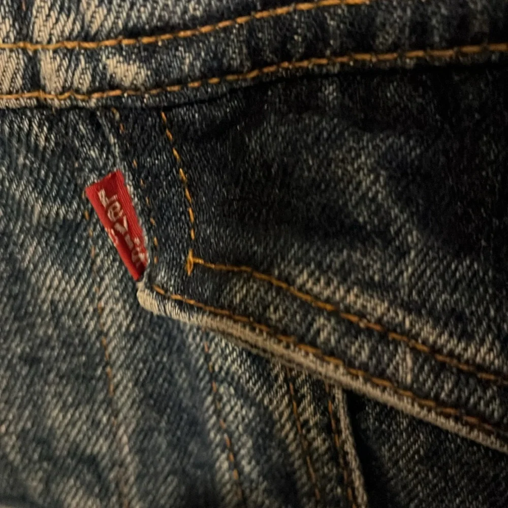 Size large Levi’s denim jacket, Excellent condition. Clean smoke free. - Picture 3 of 13